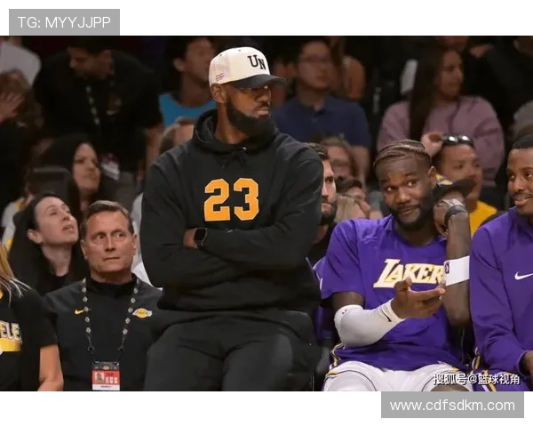 詹姆斯本周将与南湾湖人队合练今日未安排训练活动